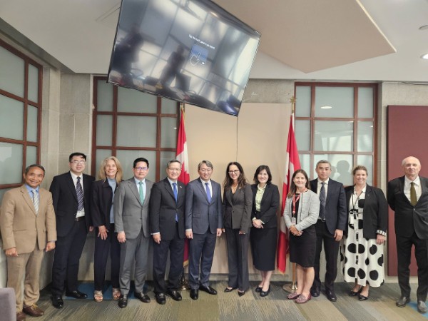 Thúc đẩy hợp tác pháp luật với Canada